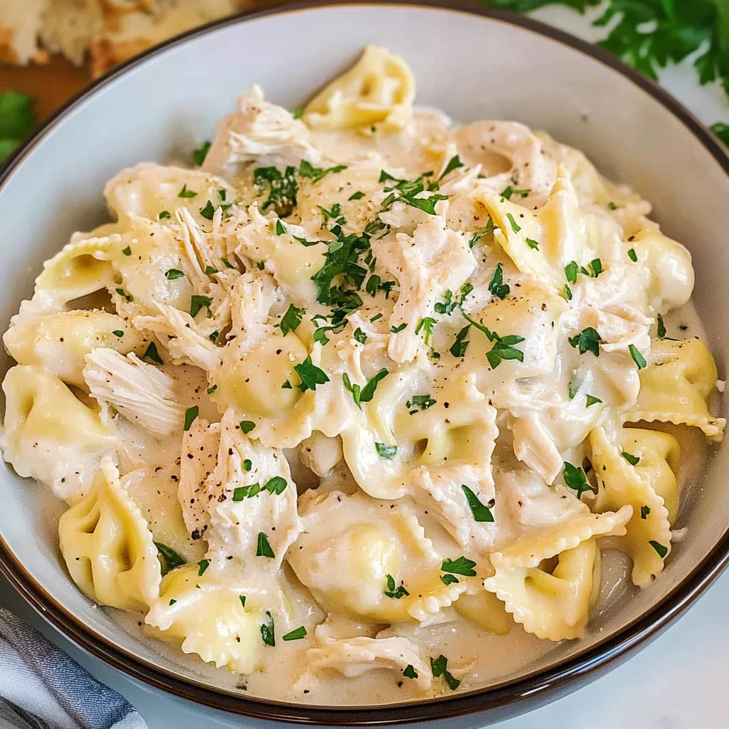 Crockpot Chicken Alfredo Tortellini: A Creamy Delight You’ll Love!